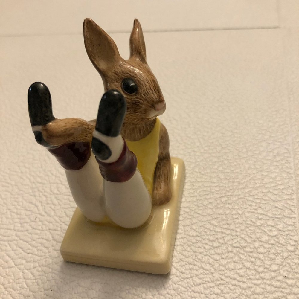Royal Doulton “Aerobic Bunnykins” - Picture 3 of 4